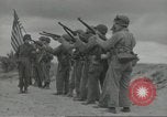 Immagine di D-Day cerimonia di sepoltura Colleville-sur-Mer Normandia Francia, 1944, secondo 22 filmato di repertorio 65675061293