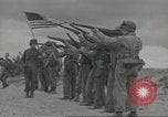 Immagine di D-Day cerimonia di sepoltura Colleville-sur-Mer Normandia Francia, 1944, secondo 23 filmato di repertorio 65675061293