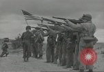 Immagine di D-Day cerimonia di sepoltura Colleville-sur-Mer Normandia Francia, 1944, secondo 25 filmato di repertorio 65675061293