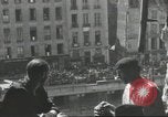 Immagine di Il francese di Seconda Divisione Corazzate Parigi Francia, 1944, secondo 24 filmato di repertorio 65675061296