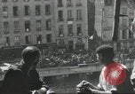 Immagine di Il francese di Seconda Divisione Corazzate Parigi Francia, 1944, secondo 28 filmato di repertorio 65675061296