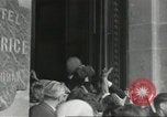Immagine di Civili francese Parigi Francia, 1944, secondo 14 filmato di repertorio 65675061297