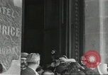 Immagine di Civili francese Parigi Francia, 1944, secondo 15 filmato di repertorio 65675061297