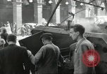 Immagine di Civili francese Parigi Francia, 1944, secondo 22 filmato di repertorio 65675061297