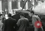 Immagine di Civili francese Parigi Francia, 1944, secondo 24 filmato di repertorio 65675061297
