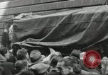 Immagine di Civili francese Parigi Francia, 1944, secondo 28 filmato di repertorio 65675061297