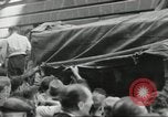 Immagine di Civili francese Parigi Francia, 1944, secondo 32 filmato di repertorio 65675061297