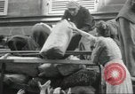 Immagine di Civili francese Parigi Francia, 1944, secondo 38 filmato di repertorio 65675061297