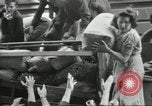 Immagine di Civili francese Parigi Francia, 1944, secondo 44 filmato di repertorio 65675061297