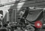 Immagine di Civili francese Parigi Francia, 1944, secondo 50 filmato di repertorio 65675061297