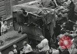 Immagine di Civili francese Parigi Francia, 1944, secondo 52 filmato di repertorio 65675061297