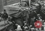 Immagine di Civili francese Parigi Francia, 1944, secondo 54 filmato di repertorio 65675061297