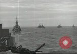 Standbild Invasion Konvoi im Englischen Kanal, 1944, aus Sekunde 5 historischem Filmmaterial Videoclip 65675061299