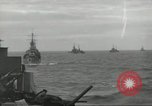 Standbild Invasion Konvoi im Englischen Kanal, 1944, aus Sekunde 10 historischem Filmmaterial Videoclip 65675061299