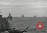 Standbild Invasion Konvoi im Englischen Kanal, 1944, aus Sekunde 12 historischem Filmmaterial Videoclip 65675061299