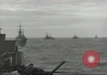 Standbild Invasion Konvoi im Englischen Kanal, 1944, aus Sekunde 16 historischem Filmmaterial Videoclip 65675061299