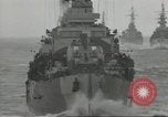 Standbild Invasion Konvoi im Englischen Kanal, 1944, aus Sekunde 27 historischem Filmmaterial Videoclip 65675061299