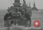 Standbild Invasion Konvoi im Englischen Kanal, 1944, aus Sekunde 42 historischem Filmmaterial Videoclip 65675061299