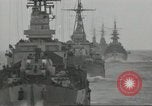 Standbild Invasion Konvoi im Englischen Kanal, 1944, aus Sekunde 52 historischem Filmmaterial Videoclip 65675061299