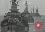Standbild Invasion Konvoi im Englischen Kanal, 1944, aus Sekunde 54 historischem Filmmaterial Videoclip 65675061299