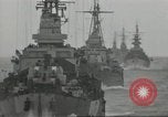 Standbild Invasion Konvoi im Englischen Kanal, 1944, aus Sekunde 55 historischem Filmmaterial Videoclip 65675061299