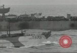 Standbild Invasion Konvoi im Englischen Kanal, 1944, aus Sekunde 19 historischem Filmmaterial Videoclip 65675061300