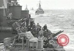 Standbild alliierten Konvois im Englischen Kanal, 1944, aus Sekunde 1 historischem Filmmaterial Videoclip 65675061301