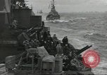 Standbild alliierten Konvois im Englischen Kanal, 1944, aus Sekunde 12 historischem Filmmaterial Videoclip 65675061301