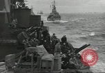Standbild alliierten Konvois im Englischen Kanal, 1944, aus Sekunde 15 historischem Filmmaterial Videoclip 65675061301