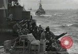 Standbild alliierten Konvois im Englischen Kanal, 1944, aus Sekunde 16 historischem Filmmaterial Videoclip 65675061301