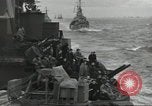 Standbild alliierten Konvois im Englischen Kanal, 1944, aus Sekunde 17 historischem Filmmaterial Videoclip 65675061301