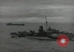 Standbild alliierten Konvois im Englischen Kanal, 1944, aus Sekunde 57 historischem Filmmaterial Videoclip 65675061301