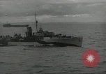 Standbild alliierten Konvois im Englischen Kanal, 1944, aus Sekunde 61 historischem Filmmaterial Videoclip 65675061301