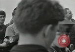Standbild alliierten Konvois Colleville-sur-Mer Normandie Frankreich, 1944, aus Sekunde 11 historischem Filmmaterial Videoclip 65675061302