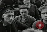 Standbild alliierten Konvois Colleville-sur-Mer Normandie Frankreich, 1944, aus Sekunde 28 historischem Filmmaterial Videoclip 65675061302