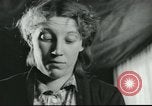 Standbild Poor Farm Familie United States USA, 1940, aus Sekunde 12 historischem Filmmaterial Videoclip 65675061312