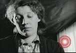 Standbild Poor Farm Familie United States USA, 1940, aus Sekunde 17 historischem Filmmaterial Videoclip 65675061312