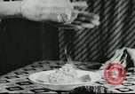 Standbild Poor Farm Familie United States USA, 1940, aus Sekunde 22 historischem Filmmaterial Videoclip 65675061312