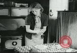 Standbild Poor Farm Familie United States USA, 1940, aus Sekunde 23 historischem Filmmaterial Videoclip 65675061312
