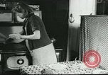 Standbild Poor Farm Familie United States USA, 1940, aus Sekunde 26 historischem Filmmaterial Videoclip 65675061312
