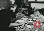 Standbild Poor Farm Familie United States USA, 1940, aus Sekunde 55 historischem Filmmaterial Videoclip 65675061312
