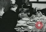 Standbild Poor Farm Familie United States USA, 1940, aus Sekunde 56 historischem Filmmaterial Videoclip 65675061312