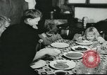 Standbild Poor Farm Familie United States USA, 1940, aus Sekunde 57 historischem Filmmaterial Videoclip 65675061312