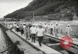 Standbild Richard Nixon mit Ramon Magsaysay Corregidor Island Philippinen, 1953, aus Sekunde 13 historischem Filmmaterial Videoclip 65675061314