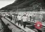 Standbild Richard Nixon mit Ramon Magsaysay Corregidor Island Philippinen, 1953, aus Sekunde 14 historischem Filmmaterial Videoclip 65675061314