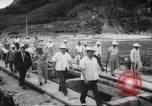 Standbild Richard Nixon mit Ramon Magsaysay Corregidor Island Philippinen, 1953, aus Sekunde 16 historischem Filmmaterial Videoclip 65675061314
