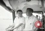 Standbild Richard Nixon mit Ramon Magsaysay Corregidor Island Philippinen, 1953, aus Sekunde 62 historischem Filmmaterial Videoclip 65675061314