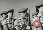 Image Les femmes israéliennes soldats Israël, 1956, de la seconde 33 séquences d'archives historiques vidéo 65675061326