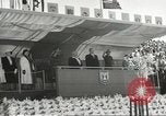 Standbild Parade zu feiern israelischen Unabhängigkeit Tel Aviv Israel, 1957, aus Sekunde 14 historischem Filmmaterial Videoclip 65675061341