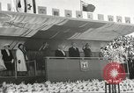 Standbild Parade zu feiern israelischen Unabhängigkeit Tel Aviv Israel, 1957, aus Sekunde 15 historischem Filmmaterial Videoclip 65675061341